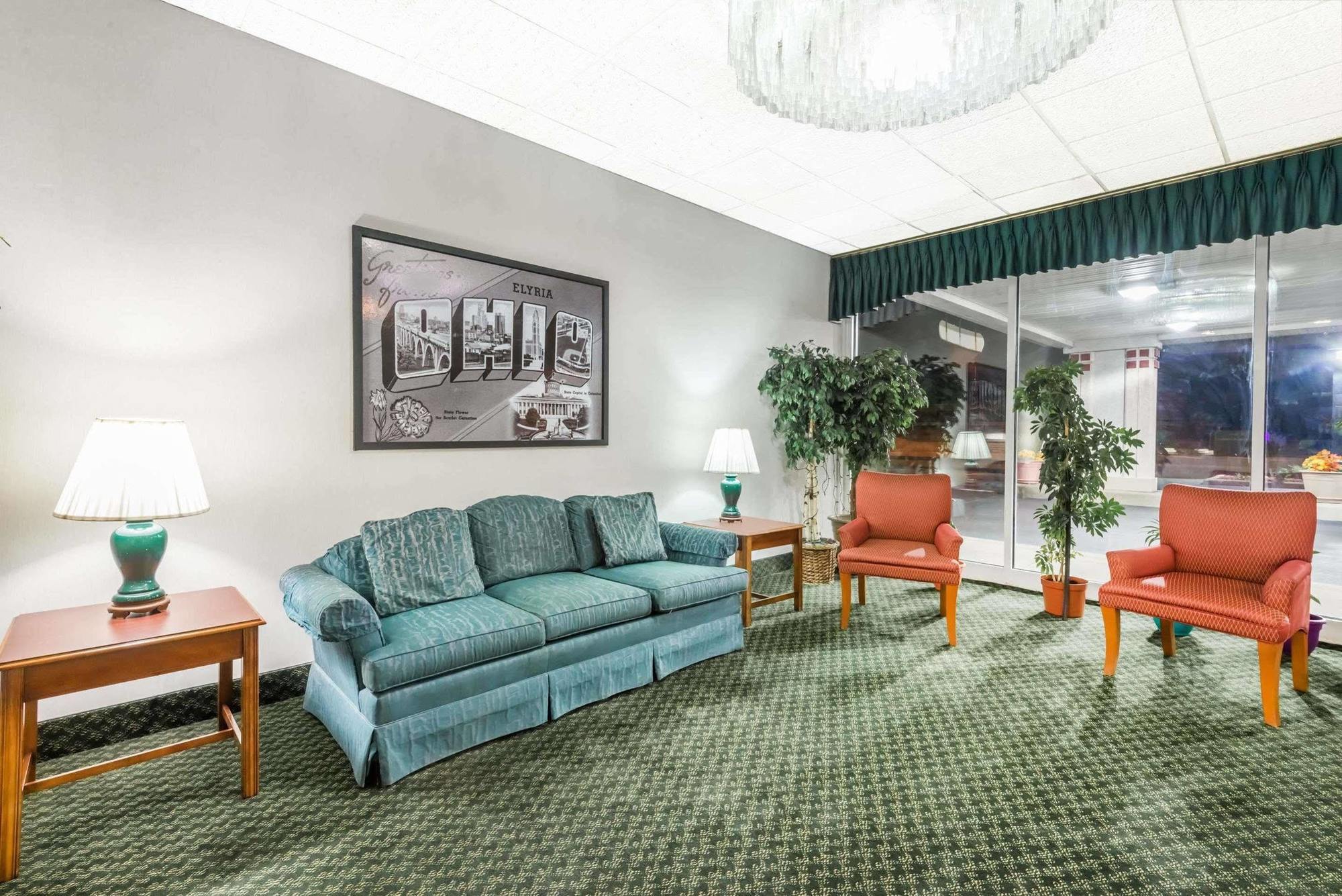 Sprucewood Inn Elyria Extérieur photo